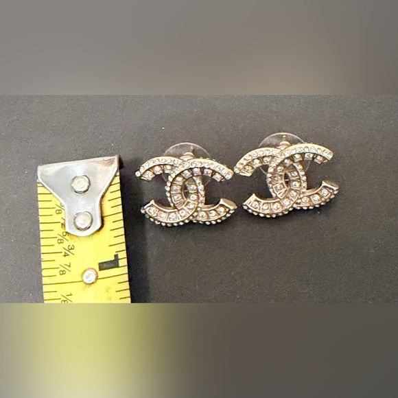 CHANEL STUD EARRINGS - Picture 5 of 6